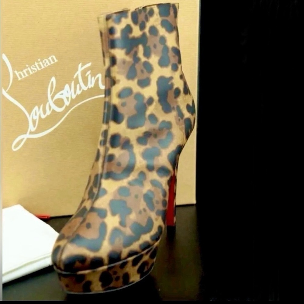 Christian Louboutin Leopard print kid leather ankle bootie. EU37kid leather. - Picture 2 of 9
